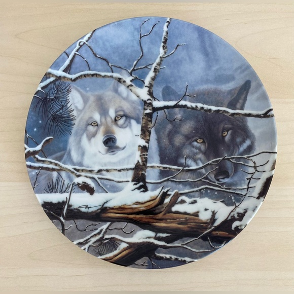 2 Bradford Exchange Wolf Plates - "Eyes in the Mist" & "Winter Lullaby" w/ COA - Picture 2 of 14